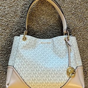 *SOLD* Michael Kors Nicole Large Shoulder Tote